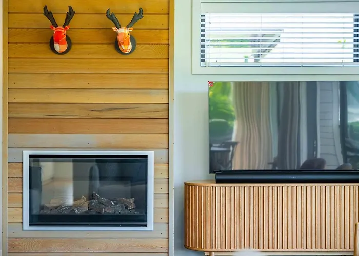 Serenity Haven: Retreat With Panoramic Views Wanaka