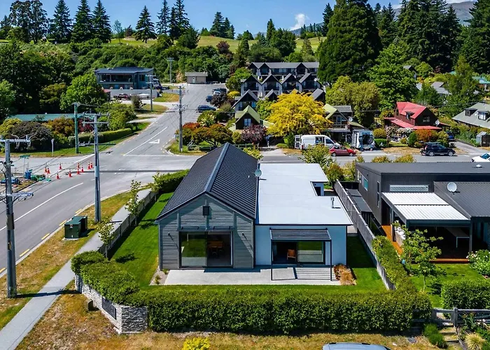 Serenity Haven: Retreat With Panoramic Views Vakantiehuis Wanaka